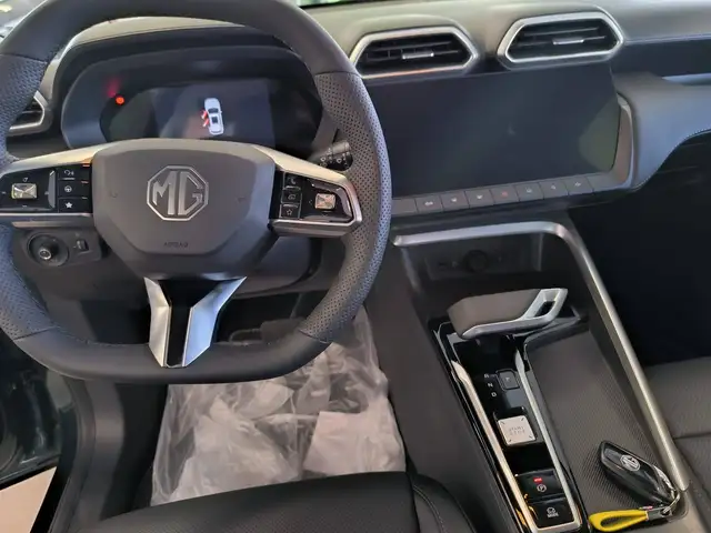 MG ZS view 13