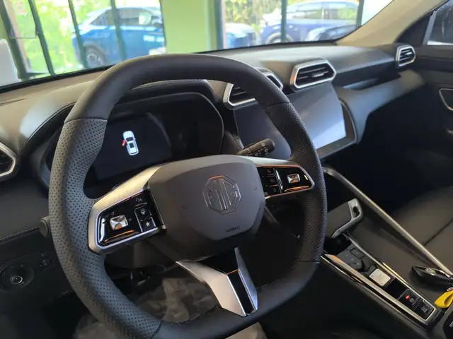MG ZS view 11