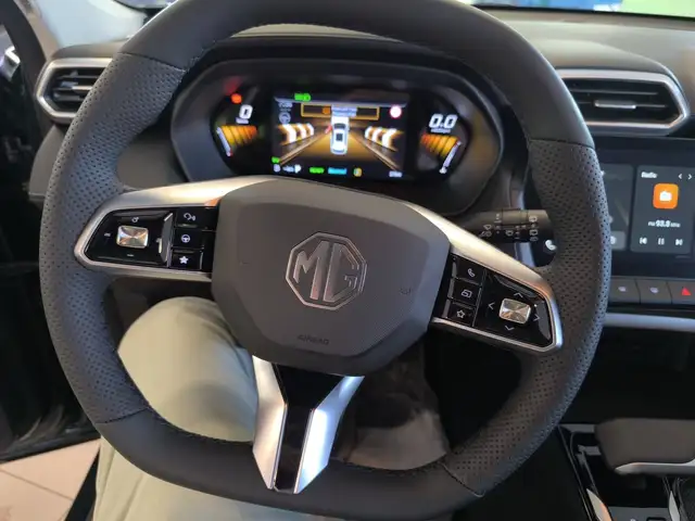 MG ZS view 12