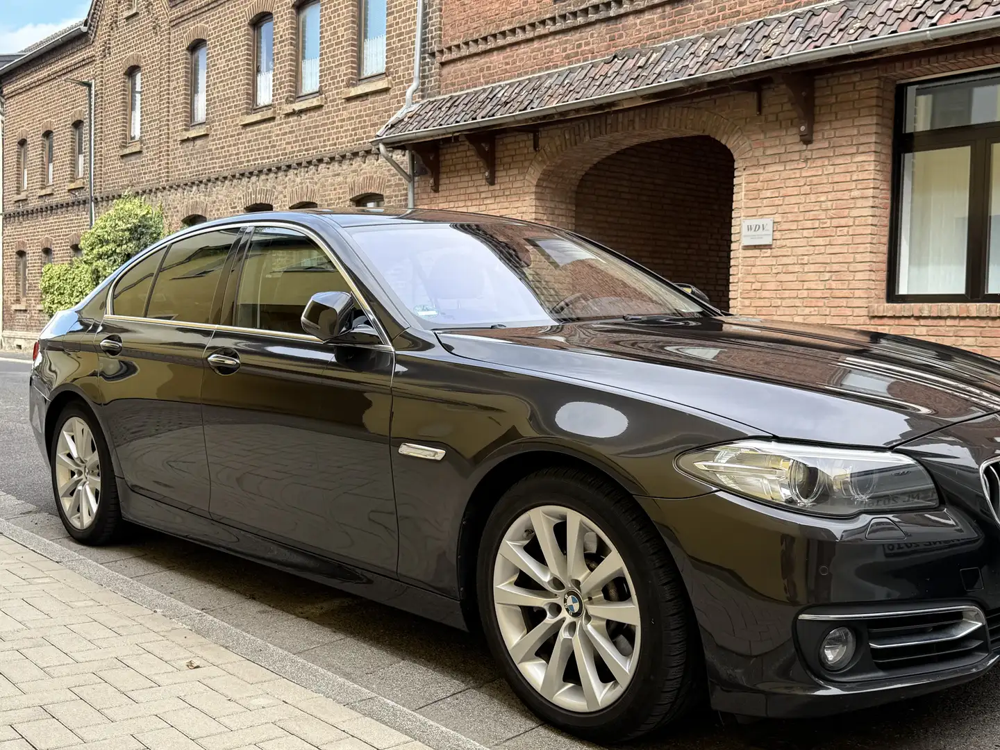 BMW 525 525d xDrive Sport-Aut. Luxury Line - 1
