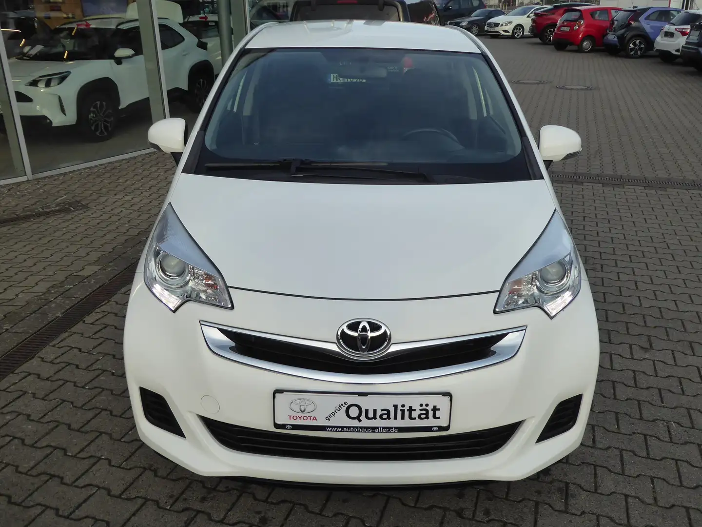 Toyota Verso-S 1.33 Comfort + AHK Weiß - 2