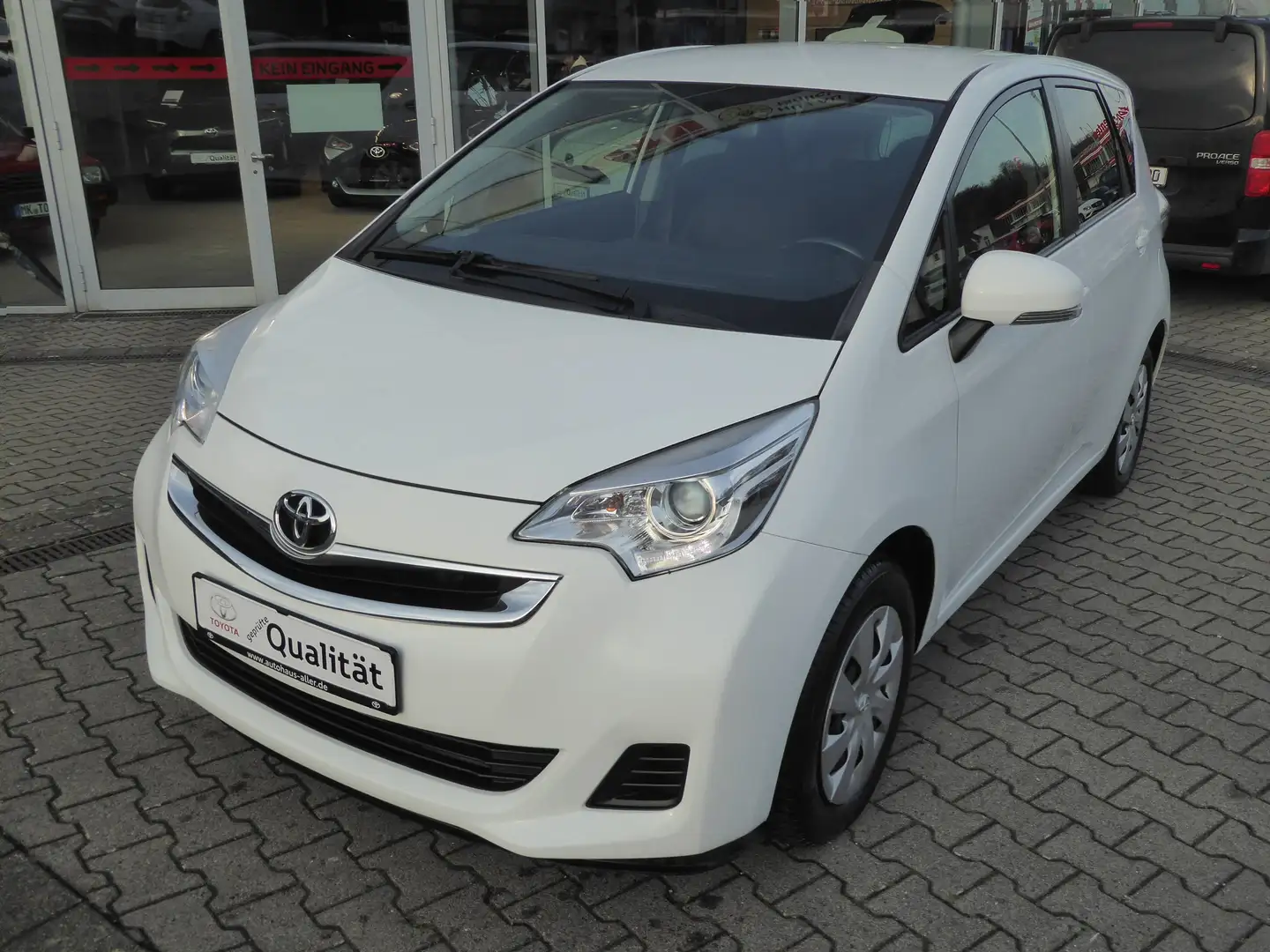 Toyota Verso-S 1.33 Comfort + AHK Weiß - 1