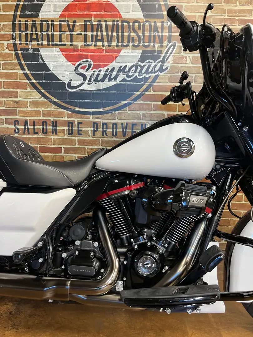 Harley-Davidson Street Glide Wit - 1