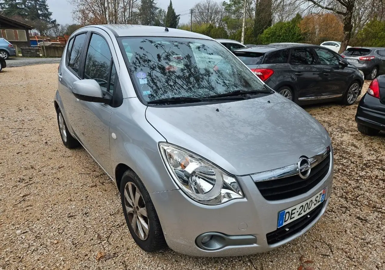 Opel Agila 1.2i 94 cv boite automatique 2014