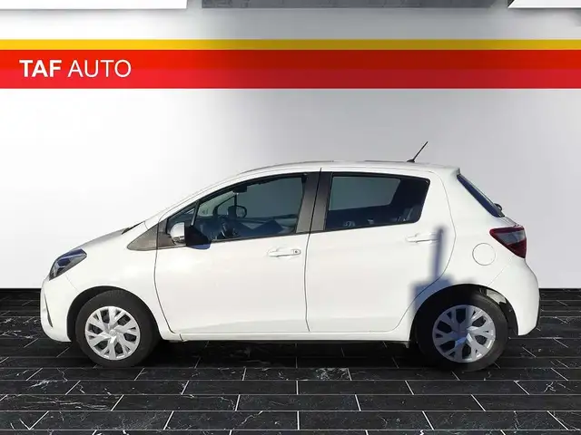 Toyota Yaris view 4
