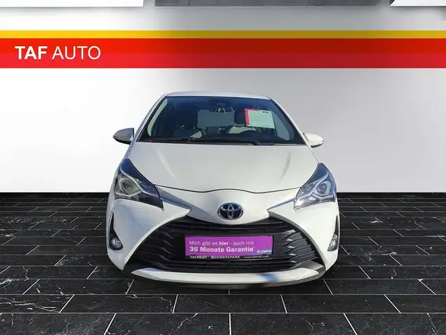 Toyota Yaris view 3