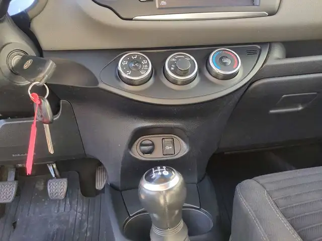 Toyota Yaris view 15