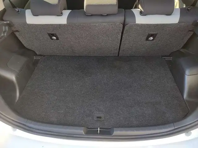 Toyota Yaris view 8