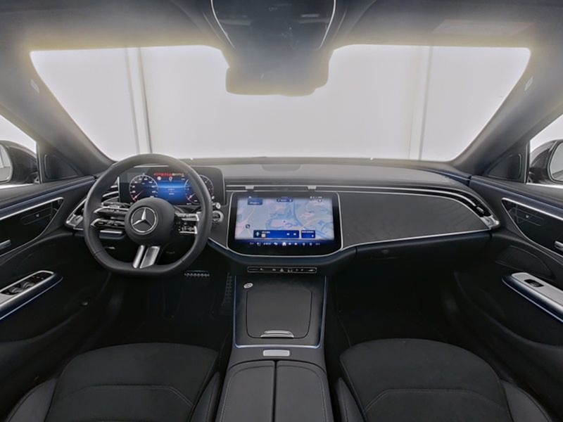 Mercedes-Benz E 220 Td AMG-Line Advanced*AHK*el. Panorama-SD* — photo 6