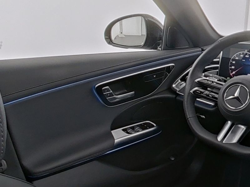 Mercedes-Benz E 220 Td AMG-Line Advanced*AHK*el. Panorama-SD* — photo 5
