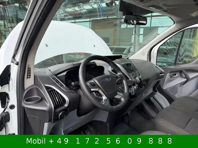 Ford Transit Custom view 12