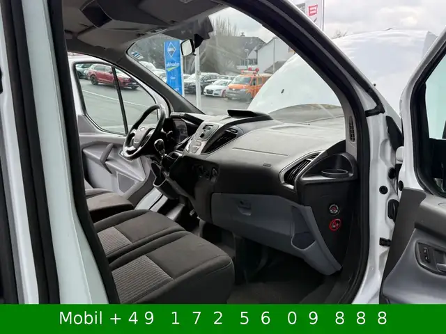 Ford Transit Custom view 4