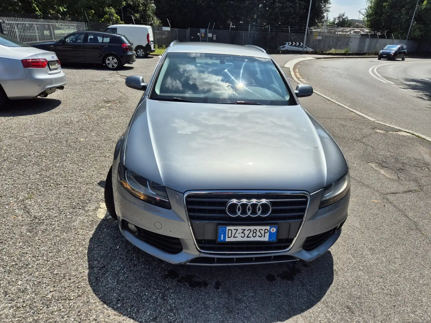 Audi A4 Avant 2.0 tdi UNICO PROPRIETARIO - 2