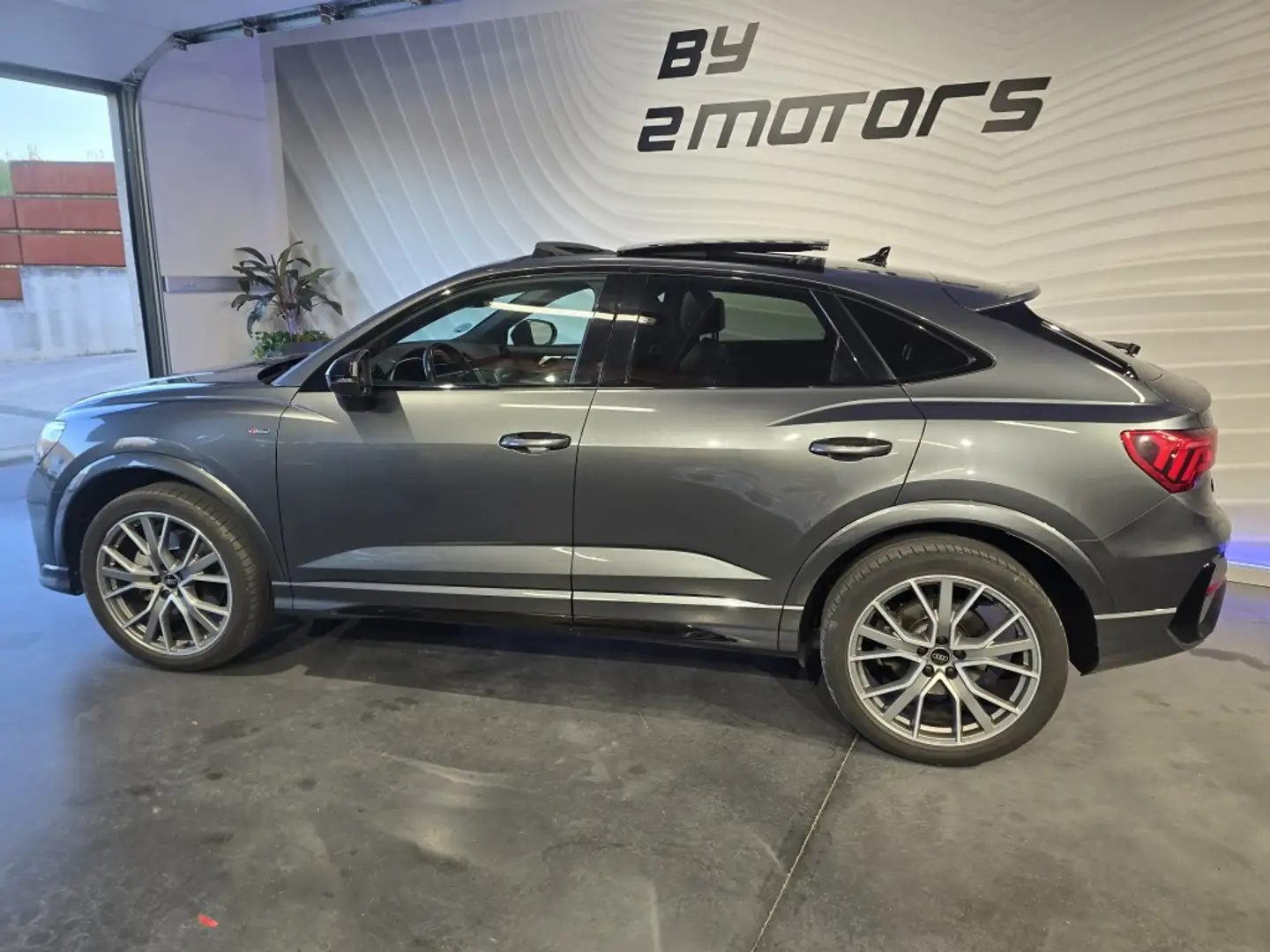 Audi Q3 Sportback 40 TFSI quattro Black line S tronic Gris - 1