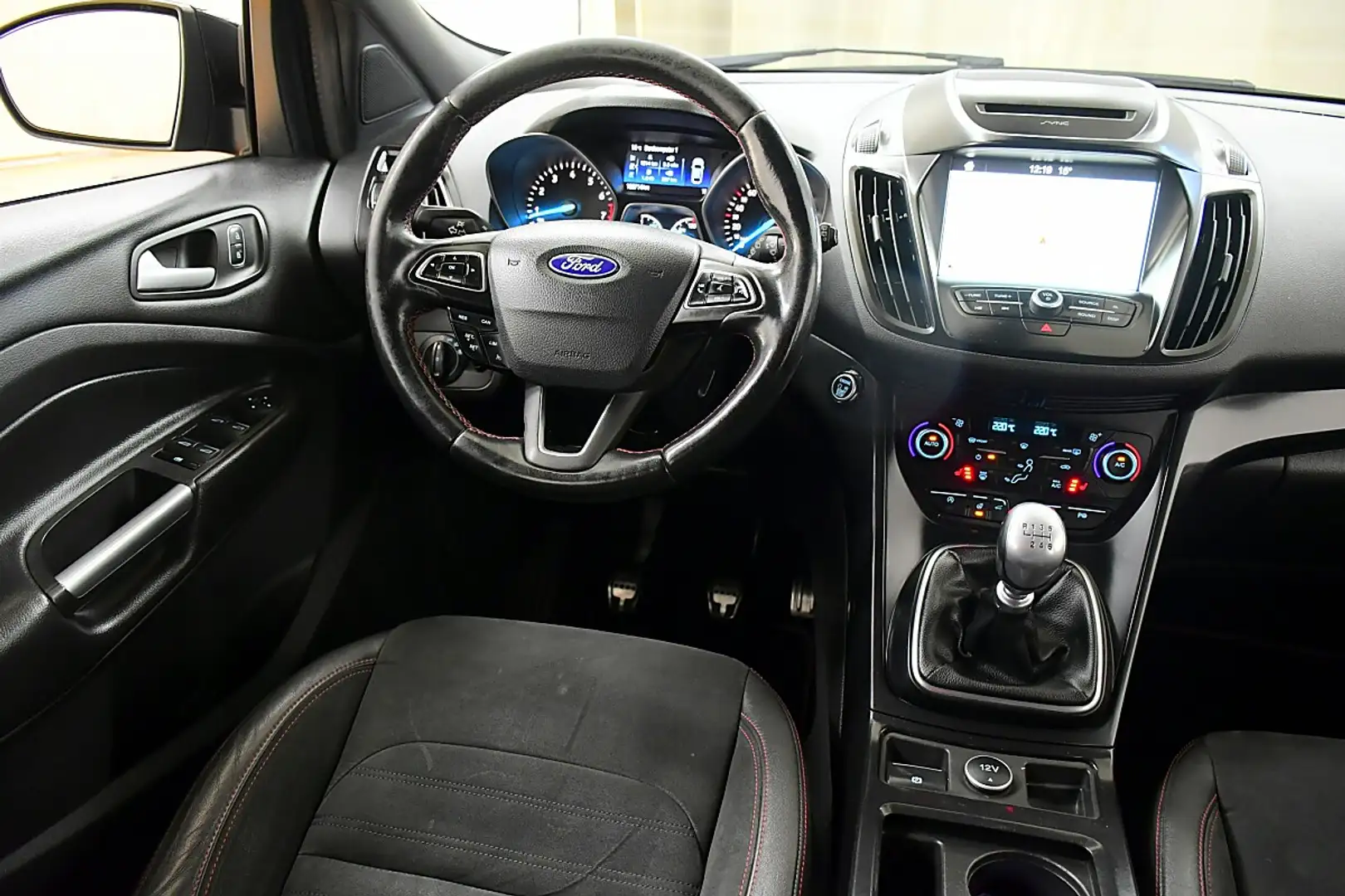 Ford Kuga 1,5 EcoBoost ST-Line Start/Stop Schwarz - 2