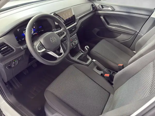 Volkswagen T-Cross view 6