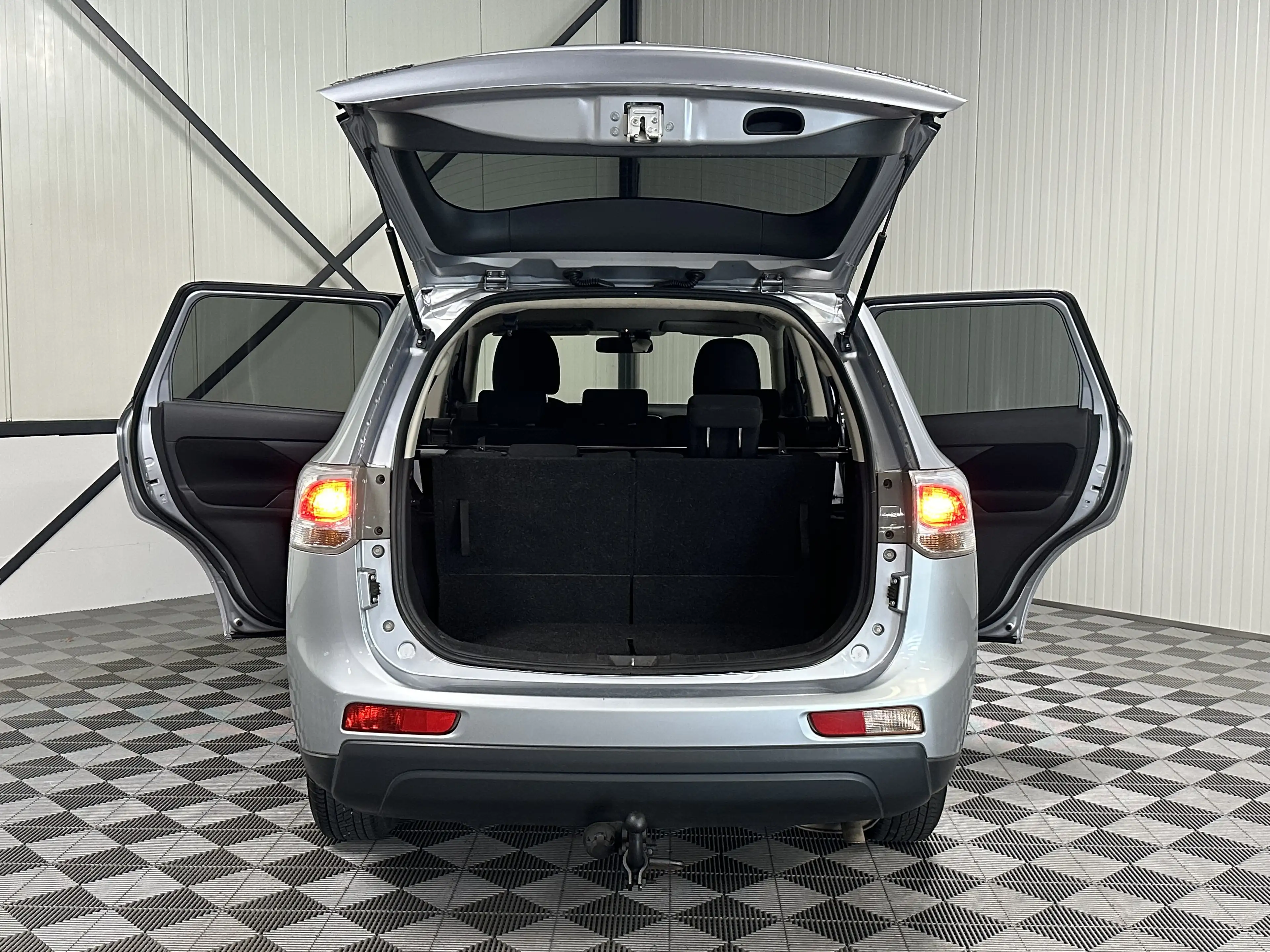 Mitsubishi Outlander 2.0 Aut | Business Edition 7-Pers | Navi | Camera — photo 6