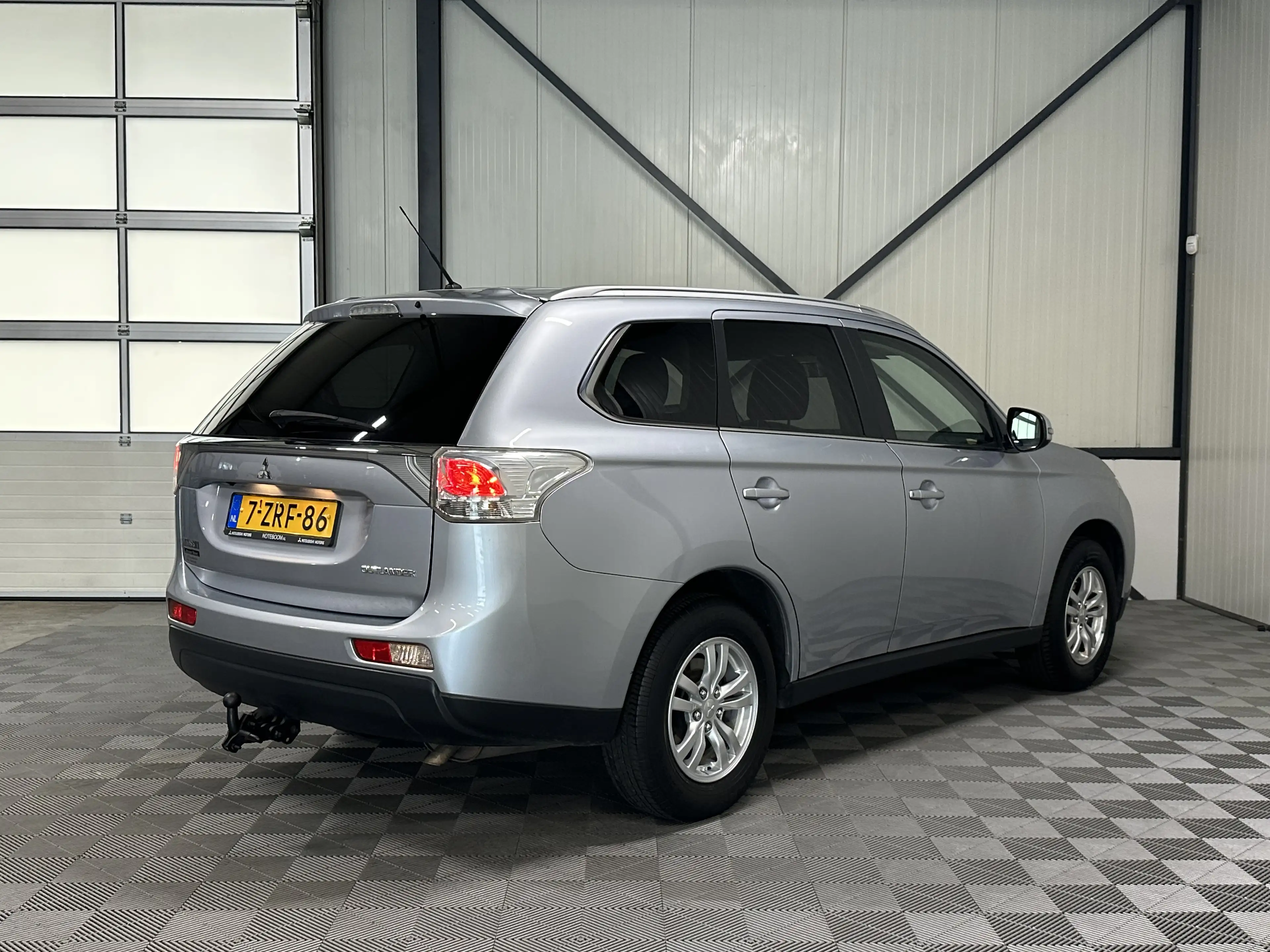 Mitsubishi Outlander 2.0 Aut | Business Edition 7-Pers | Navi | Camera — photo 2