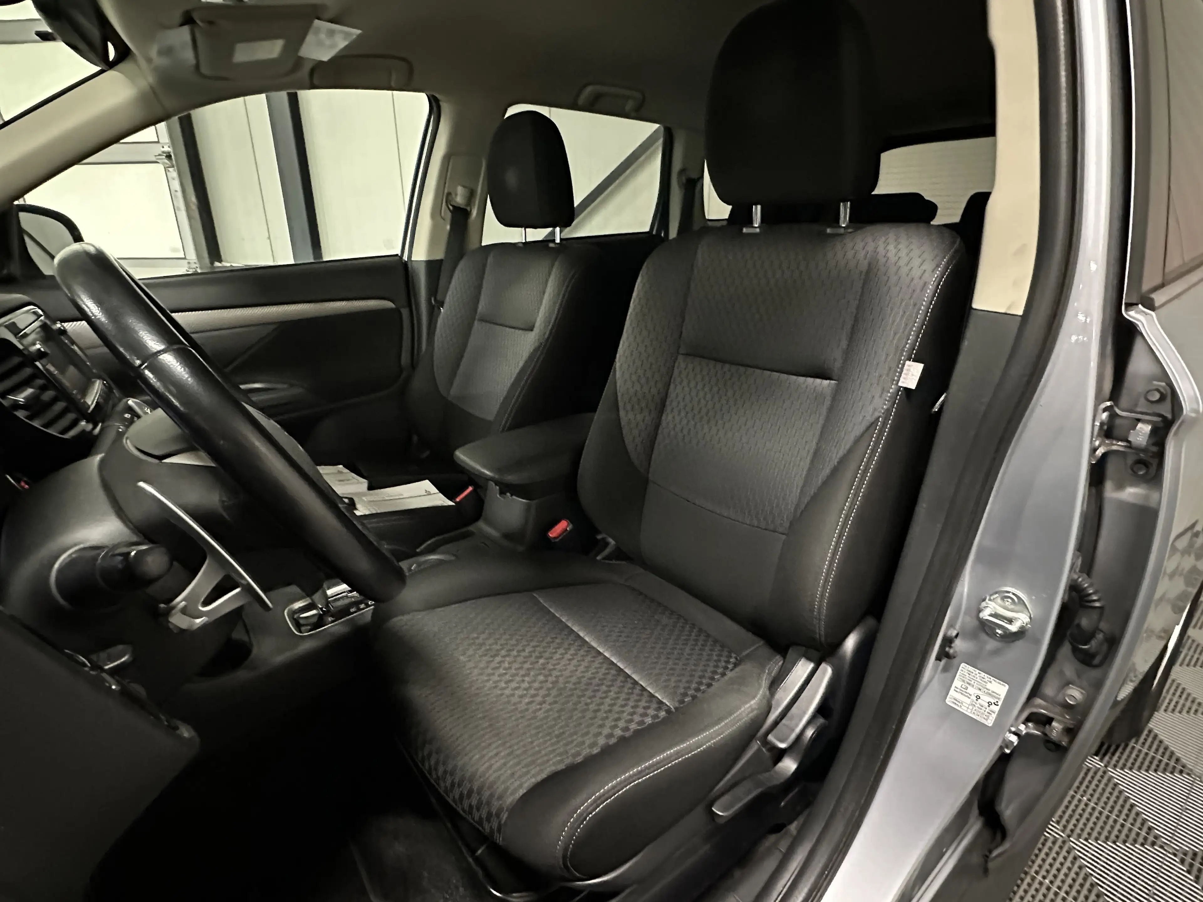 Mitsubishi Outlander 2.0 Aut | Business Edition 7-Pers | Navi | Camera — photo 21