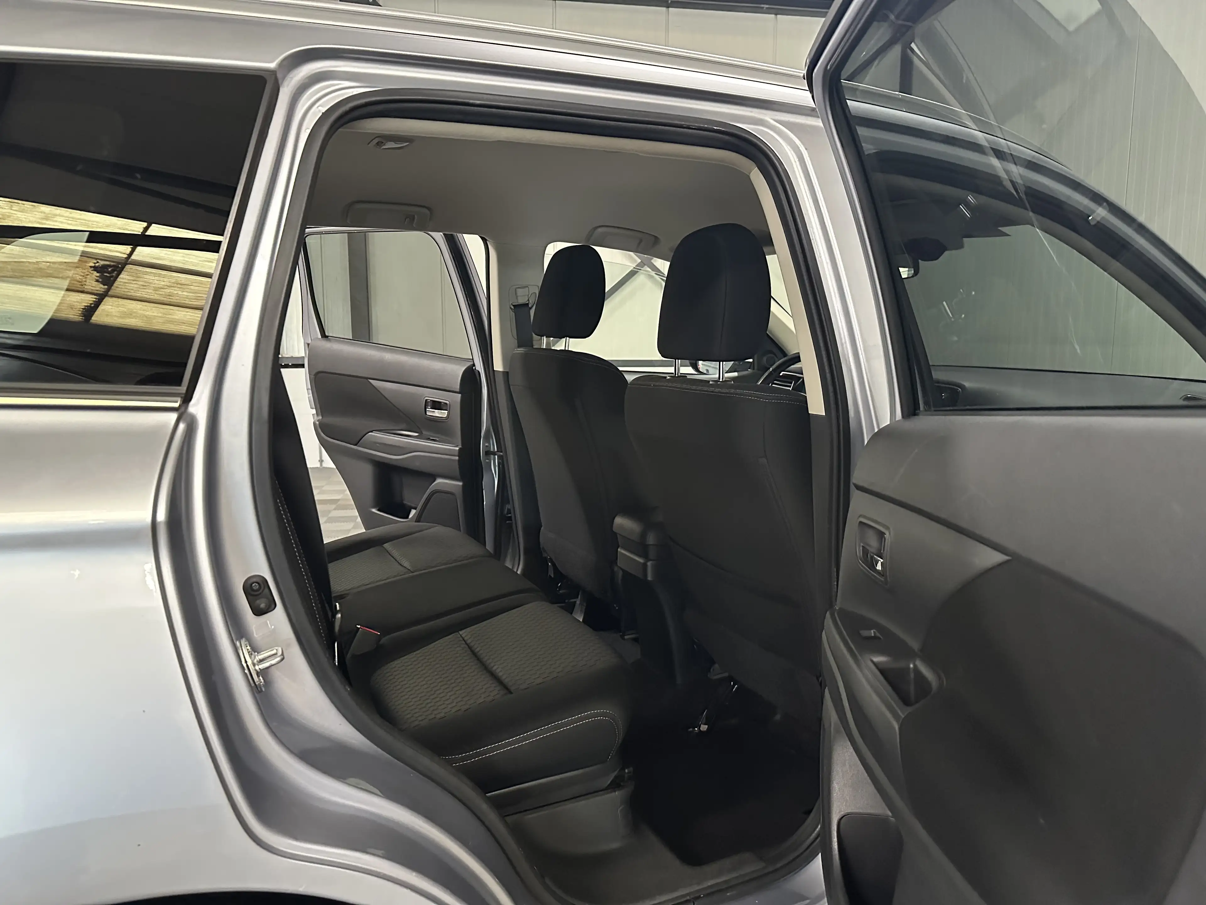 Mitsubishi Outlander 2.0 Aut | Business Edition 7-Pers | Navi | Camera — photo 5