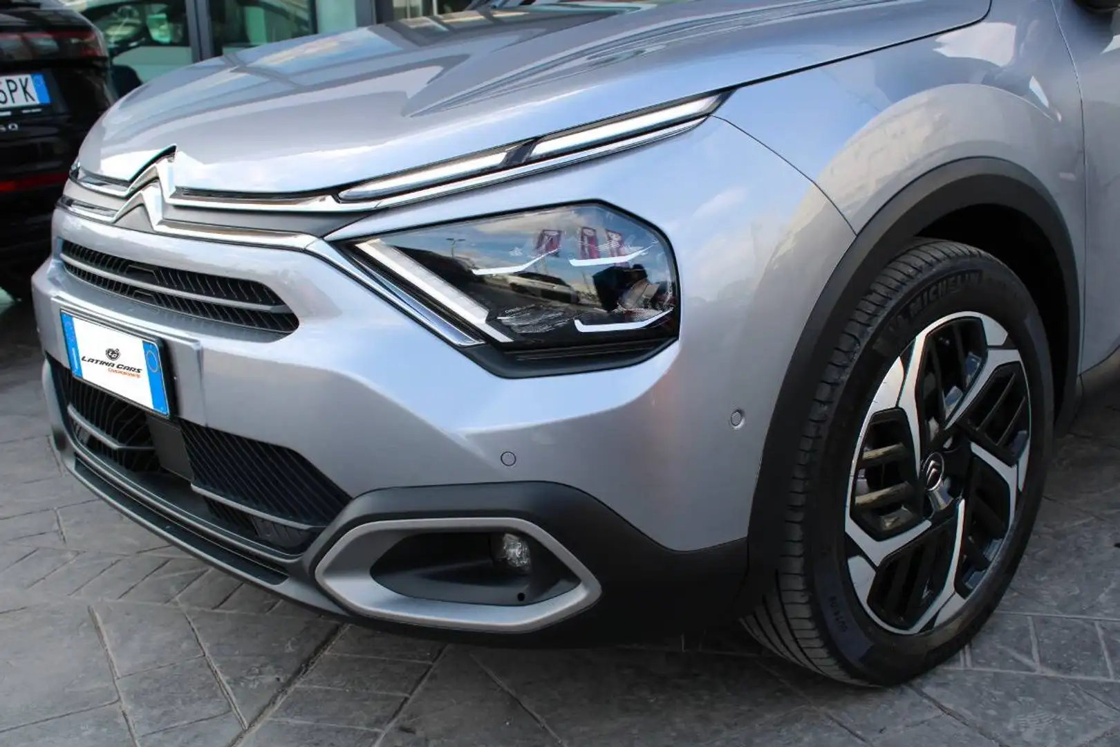 Citroen C4 1.2 puretech Shine s&s 130cv Con NAVIGATORE Gris - 2