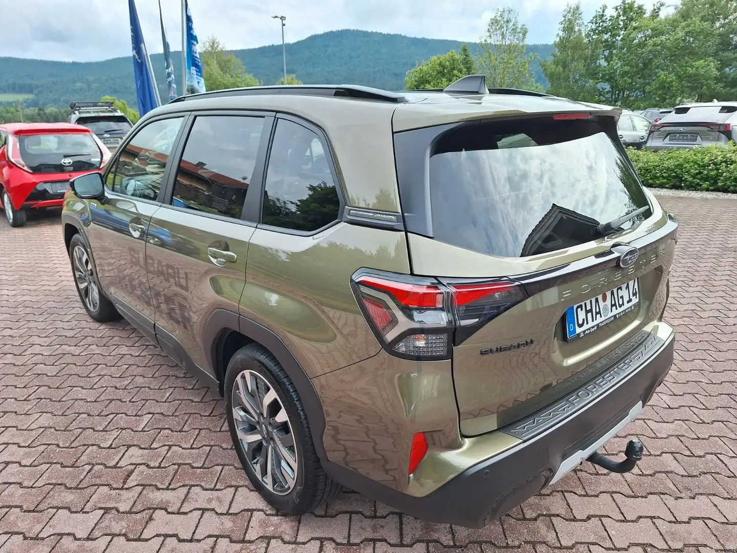 Subaru Forester 2.0ie Platinum Hybrid, AHK Grün - 2