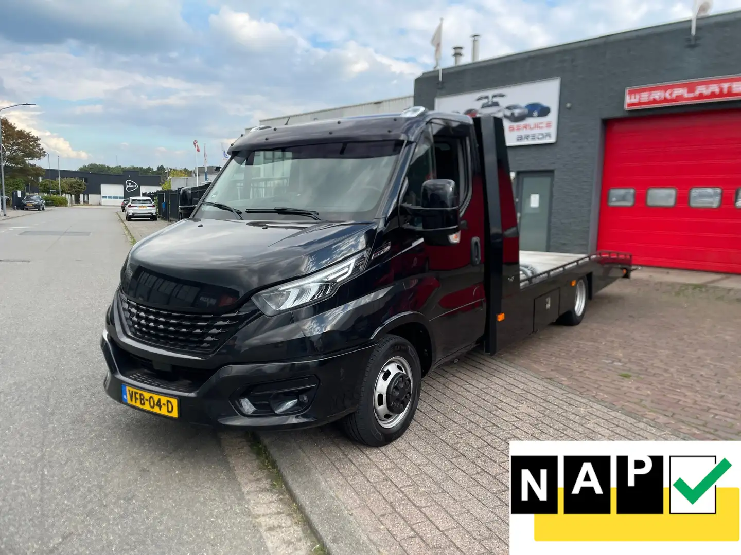Iveco Daily 35C18HV 3.0 352L H2 Automaat Clima Cruis Navi Noir - 1