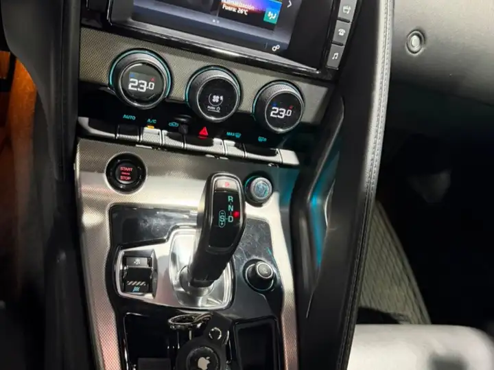 Jaguar F-Type COUPÉ 3.0 V6 2016, foto 10