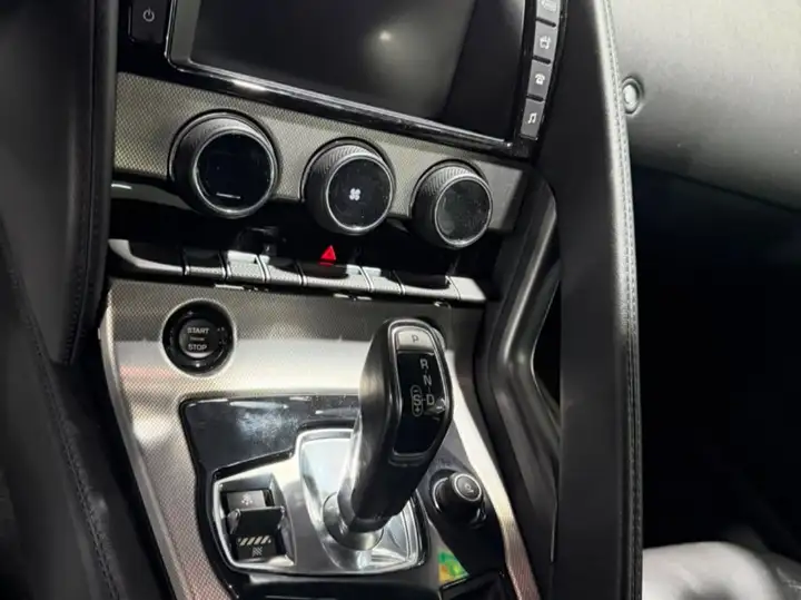 Jaguar F-Type COUPÉ 3.0 V6 2016, foto 6