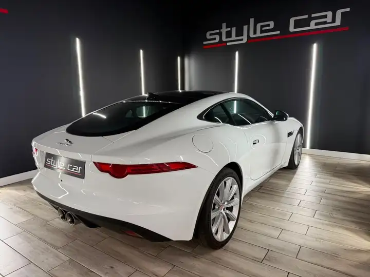 Jaguar F-Type COUPÉ 3.0 V6 2016, foto 4