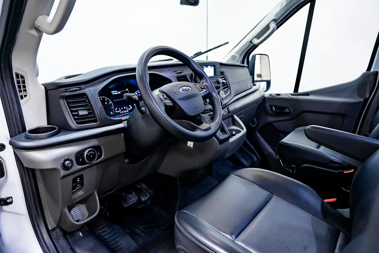 Ford Transit Cargo Van снимка Ford Transit Cargo Van