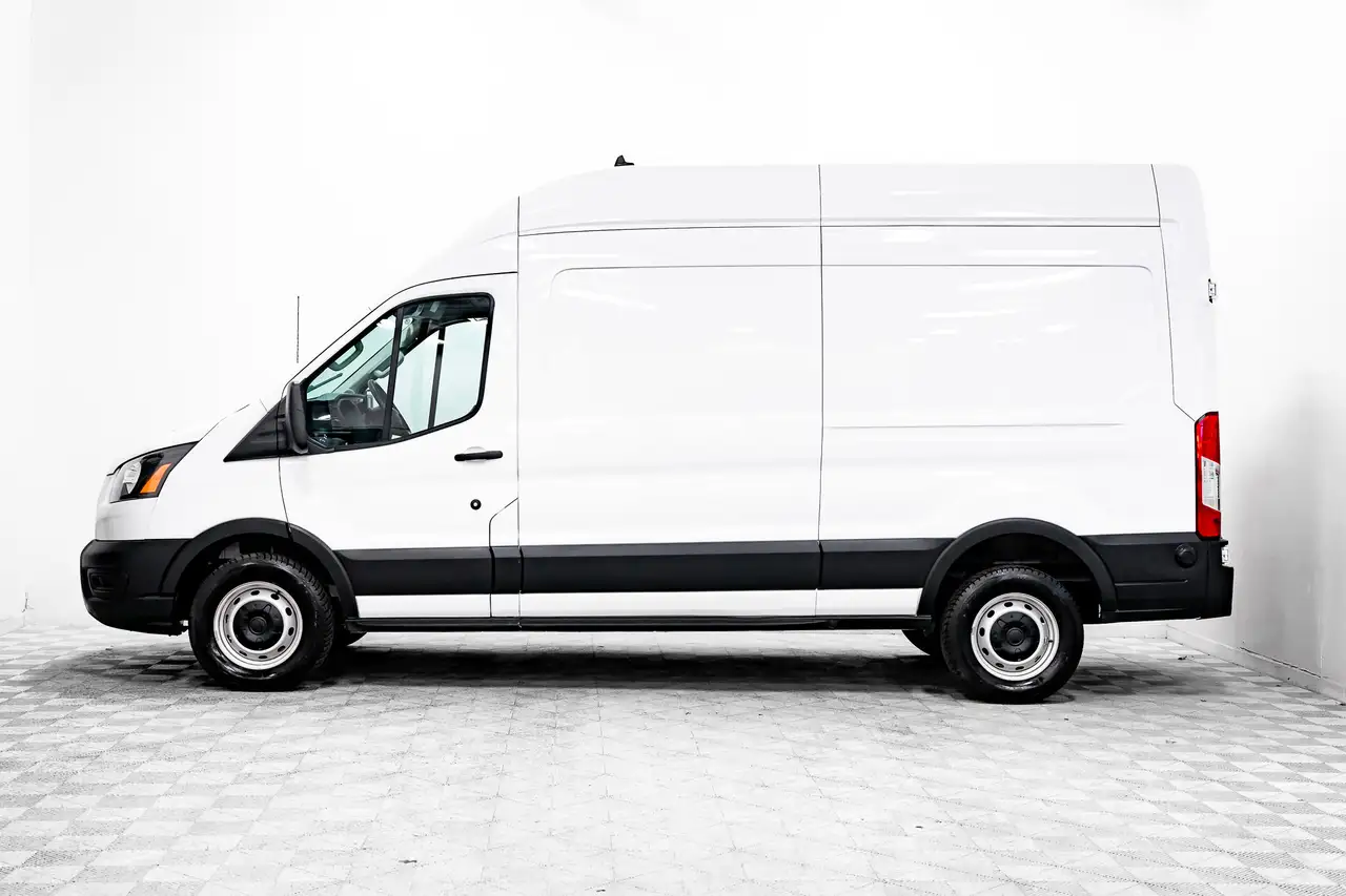 Ford Transit Cargo Van снимка Ford Transit Cargo Van