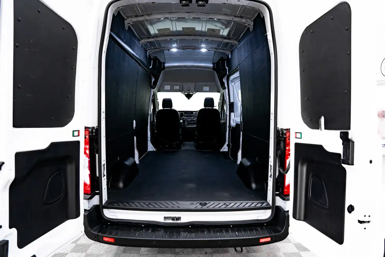 Ford Transit Cargo Van снимка Ford Transit Cargo Van