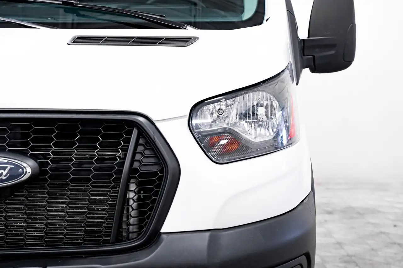 Ford Transit Cargo Van снимка Ford Transit Cargo Van