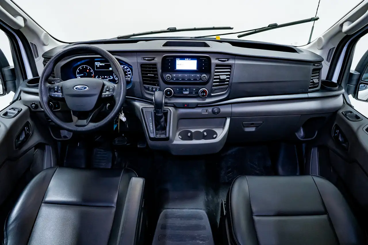 Ford Transit Cargo Van снимка Ford Transit Cargo Van