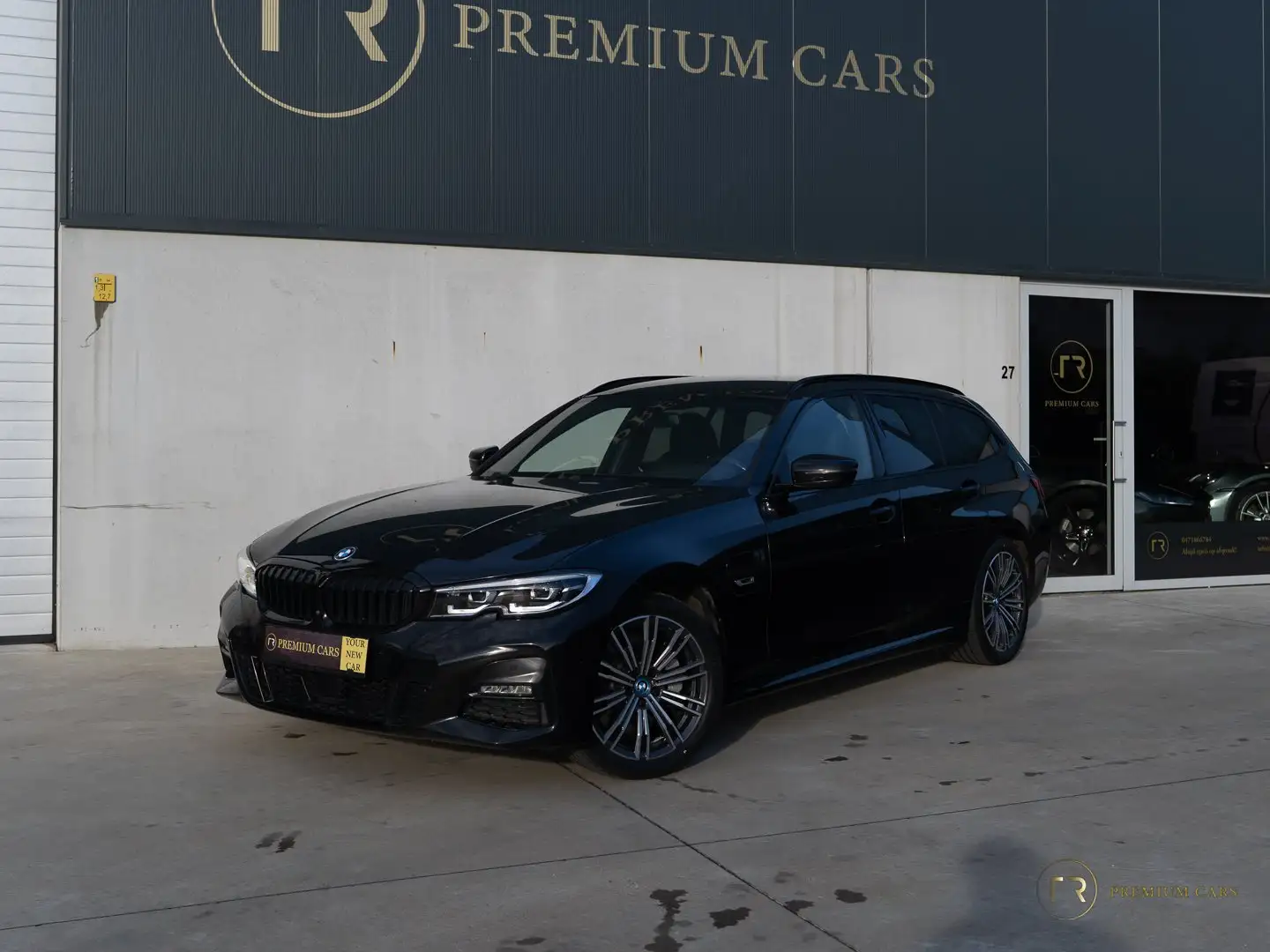 BMW 330 e l M Sport l Laser l 360° l Head-Up l Keyless Zwart - 1