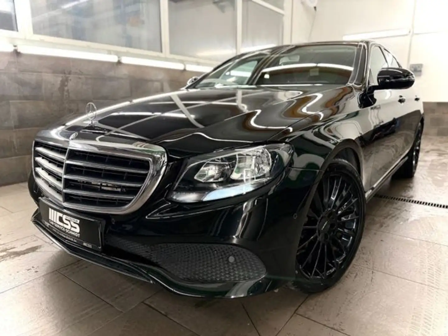 Mercedes-Benz E 220 Standheizung Black Paket LED Burmester AHK Schwarz - 1