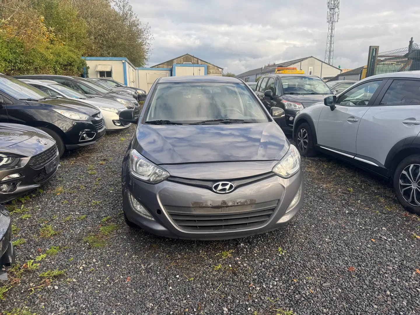 Hyundai i20 i20 1.2i Go! Grau - 1