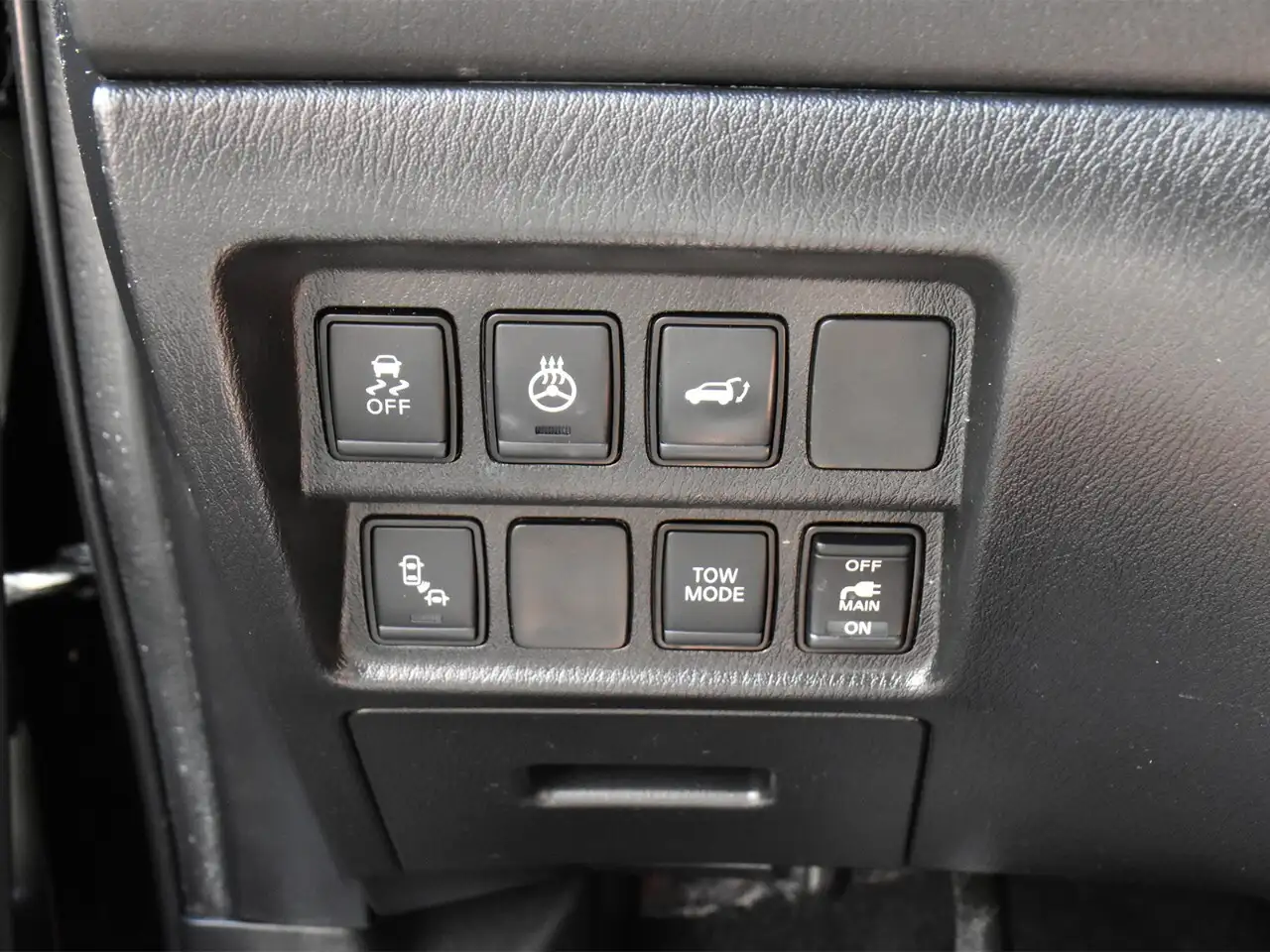 Nissan Pathfinder снимка Nissan Pathfinder