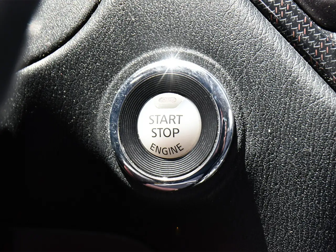 Nissan Pathfinder снимка Nissan Pathfinder