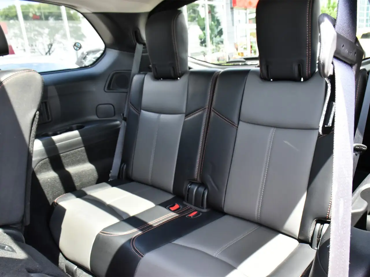 Nissan Pathfinder снимка Nissan Pathfinder