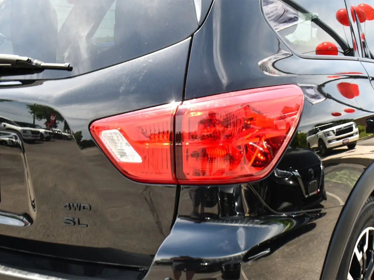 Nissan Pathfinder снимка Nissan Pathfinder