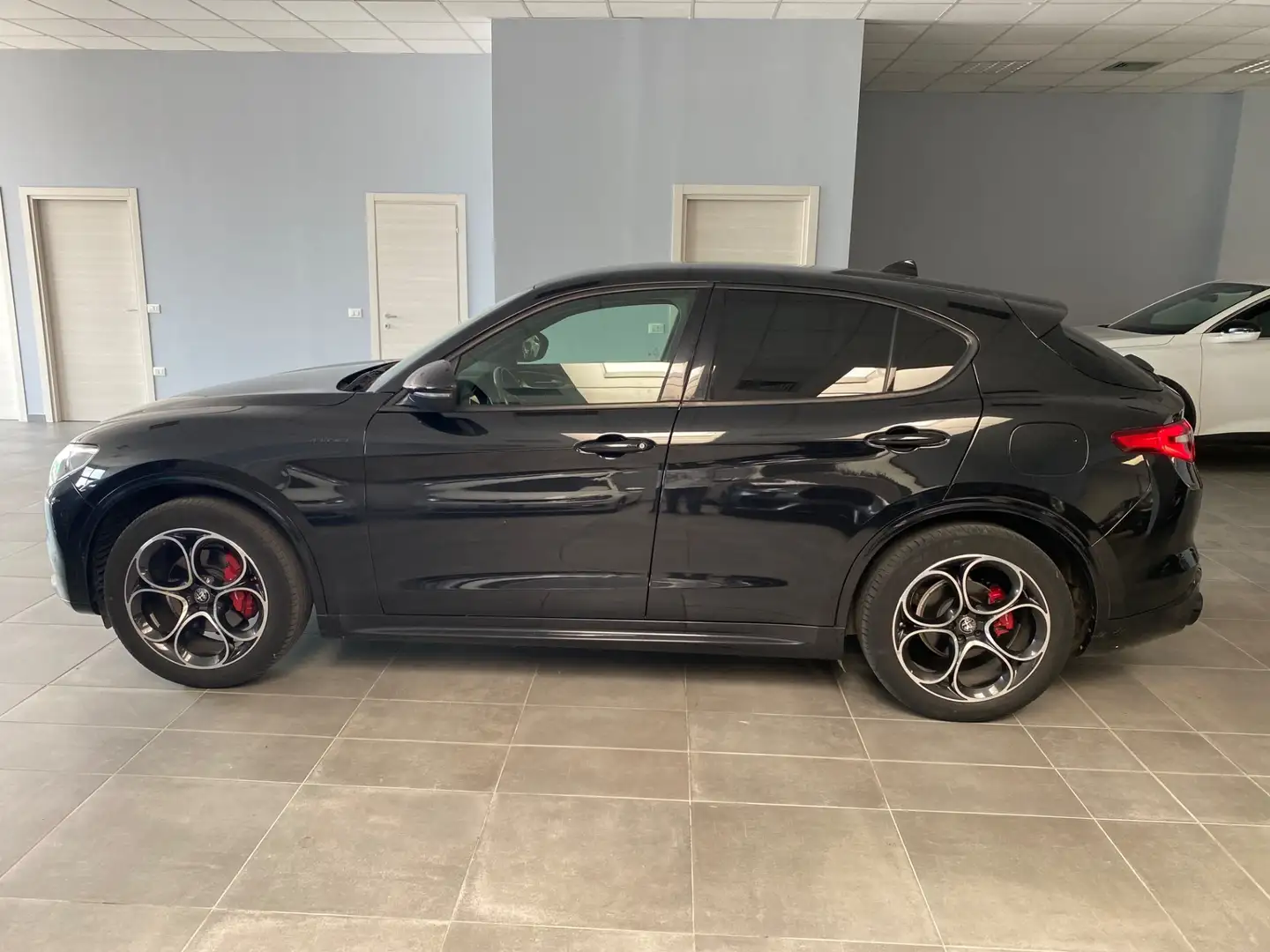 Alfa Romeo Stelvio 2.2 Turbodiesel 210 CV AT8 Q4 Veloce Nero - 2