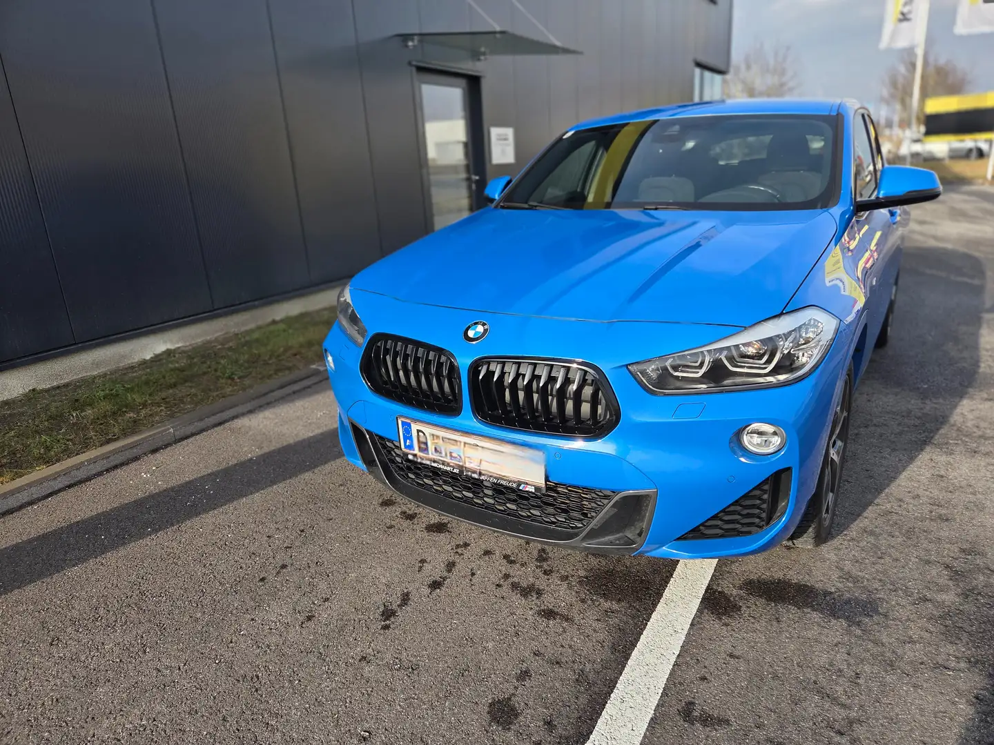 BMW X2 X2 sDrive 18d Aut., *FIXPREIS 18.500!*, M Sport, AHK abnehmbar, Alcantara Sitze Blau - 1