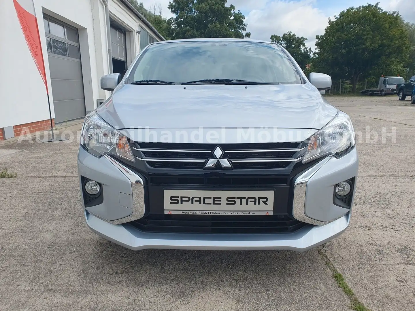 Mitsubishi Space Star Silber - 2