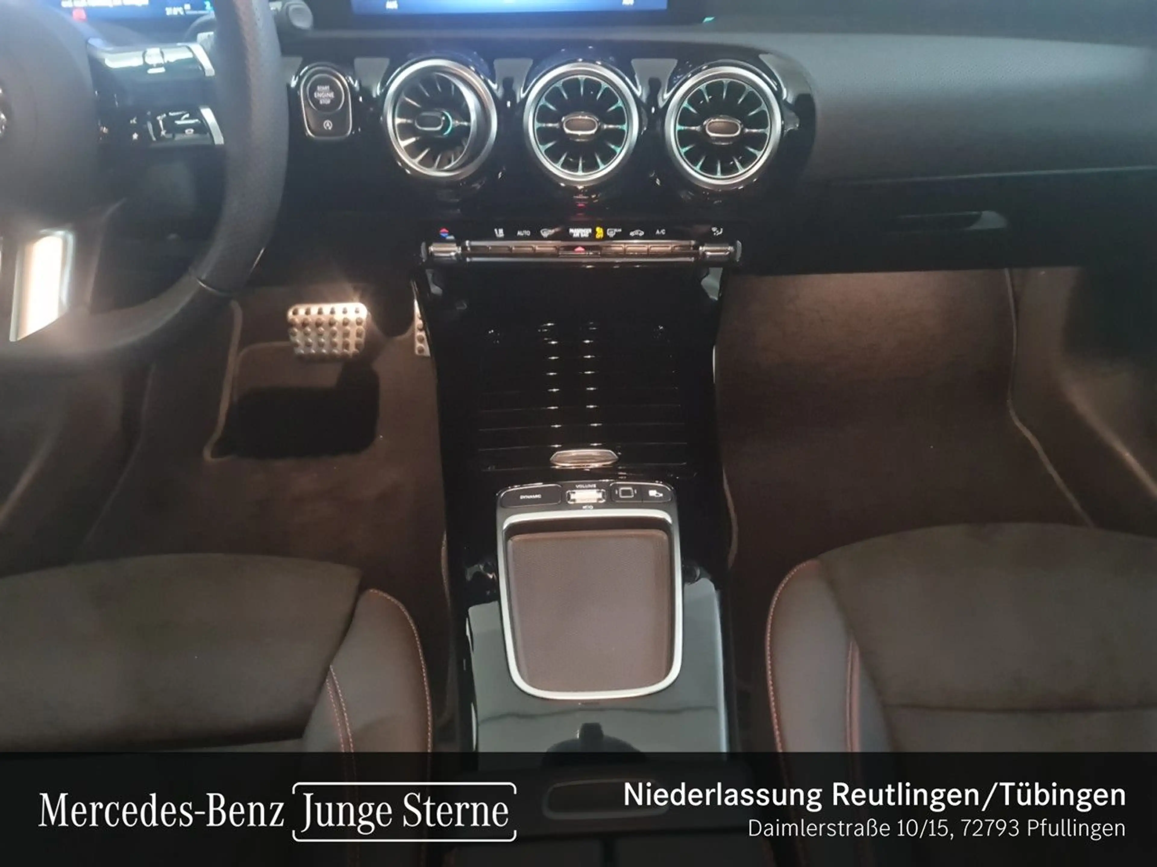 Mercedes-Benz A 220 d AMG+LED+KAMERA+KEYLESS+8G — photo 14
