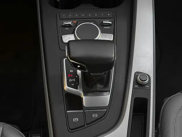 Audi A4 view 14