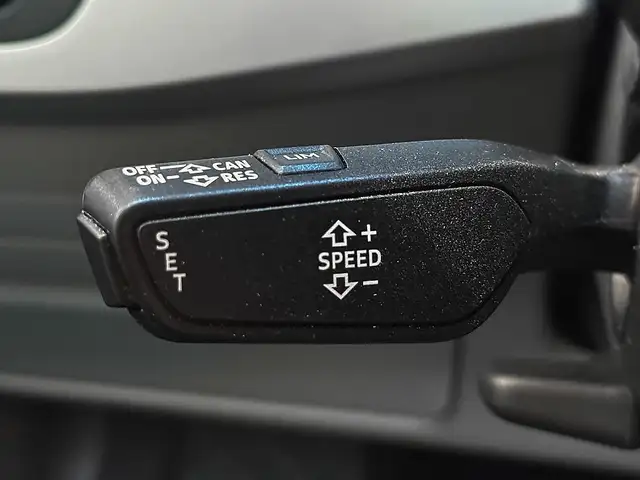 Audi A4 view 12