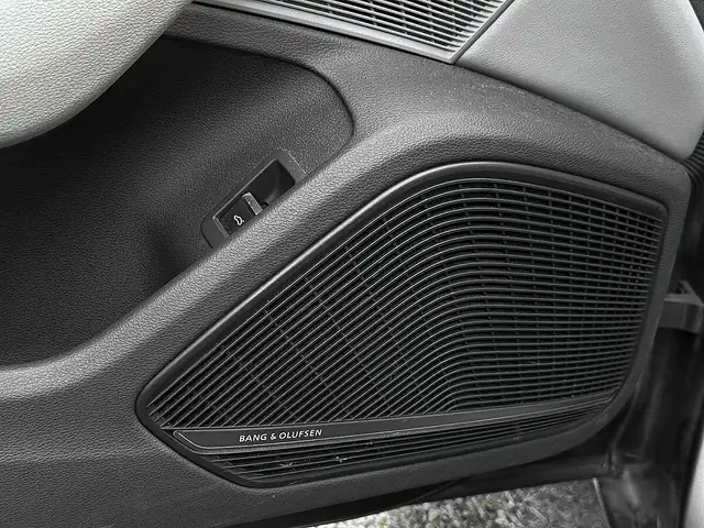 Audi A4 view 15