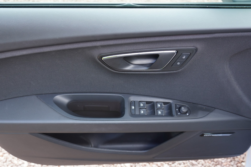 SEAT Leon 1.8 FR LED Navi Tempomat Sitzheizung DAB — photo 24